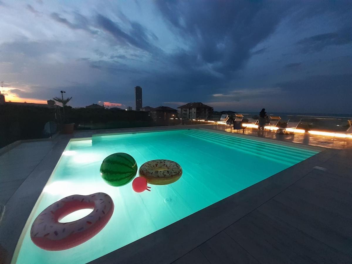 Residence Aries Cesenatico Exteriör bild