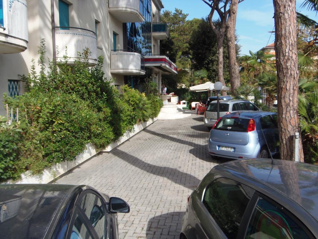 Residence Aries Cesenatico Exteriör bild